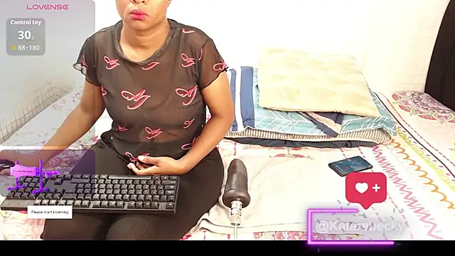 Snapshot of Kattara_Becky_ chatting on 10-18-25, 04:14 Kattara Becky online show from 10-18-25, 04:14