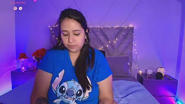 Snapshot of emmajohnss chatting on 03-23-25, 08:04 emmajohnss online show from 03-23-25, 08:04