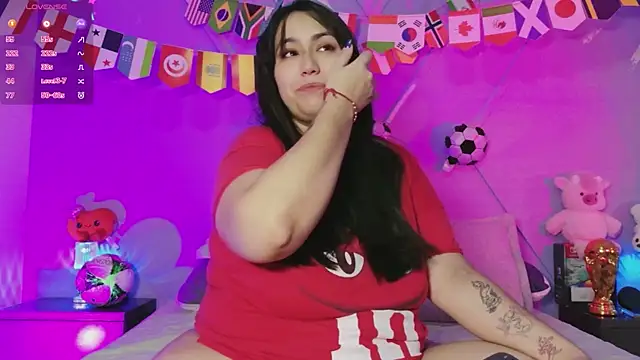 Snapshot of emmajohnss chatting on 06-30-26, 04:01 emmajohnss online show from 06-30-26, 04:01