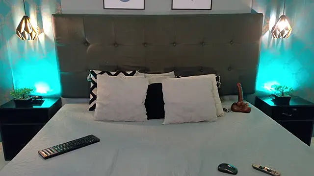 Madisonsmiith online show from 12-18-25, 06:12