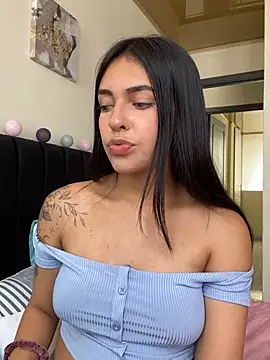 Snapshot of DaphneUwu chatting on 12-13-24, 05:54 DaphneUwu online show from 12-13-24, 05:54