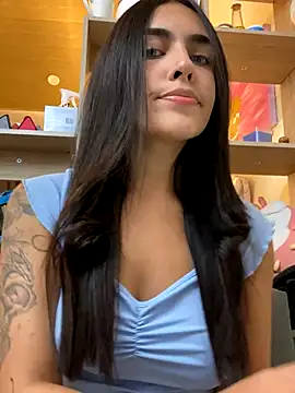 Snapshot of DaphneUwu chatting on 09-14-25, 01:17 DaphneUwu online show from 09-14-25, 01:17