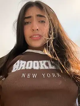 DaphneUwu online show from 04-05-26, 01:23