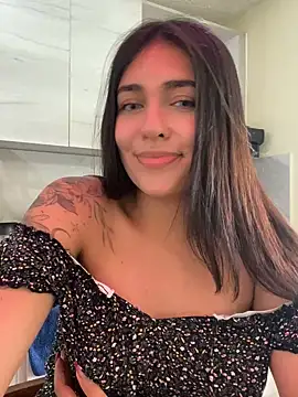 Snapshot of DaphneUwu chatting on 12-12-24, 05:15 DaphneUwu online show from 12-12-24, 05:15