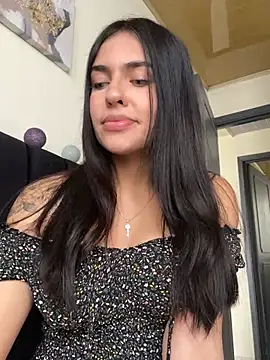 Snapshot of DaphneUwu chatting on 01-05-25, 04:27 DaphneUwu online show from 01-05-25, 04:27