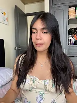 Snapshot of DaphneUwu chatting on 02-14-25, 03:05 DaphneUwu online show from 02-14-25, 03:05