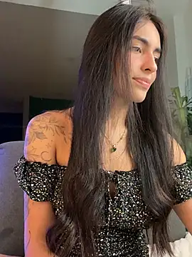 Snapshot of DaphneUwu chatting on 06-16-26, 01:38 DaphneUwu online show from 06-16-26, 01:38