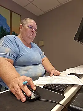 Snapshot of Hornybbw1978 chatting on 07-16-26, 05:15 Hornybbw1978 online show from 07-16-26, 05:15