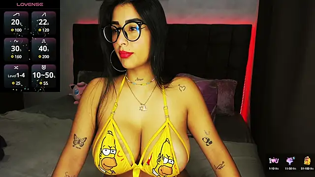 Snapshot of lovely_violet13 chatting on 02-26-25, 01:22 lovely violet13 online show from 02-26-25, 01:22