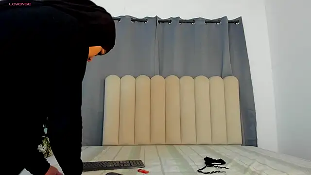 Dounia nagi online show from 10-30-25, 08:50