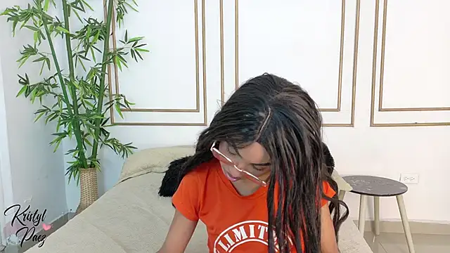 kristyl paez online show from 11-21-25, 03:11