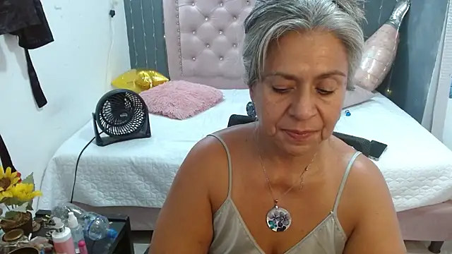 Snapshot of lalisha_96 chatting on 04-28-26, 02:27 lalisha 96 online show from 04-28-26, 02:27