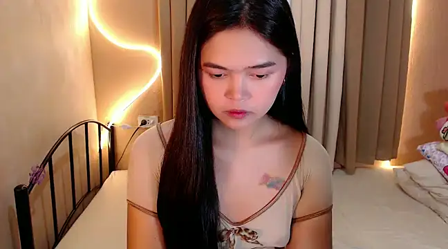 Snapshot of Itsme_claire chatting on 03-07-25, 05:49 Itsme claire online show from 03-07-25, 05:49