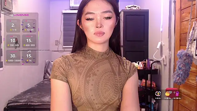 Snapshot of Itsme_claire chatting on 10-14-25, 03:18 Itsme claire online show from 10-14-25, 03:18