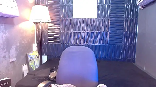 Snapshot of UrtopshemalegoddessAliyah chatting on 06-12-26, 06:27 UrtopshemalegoddessAliyah online show from 06-12-26, 06:27