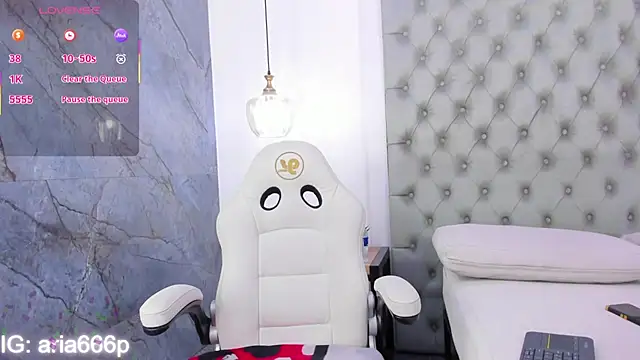 aria paul online show from 10-22-25, 12:26