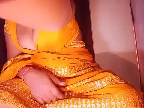 Snapshot of YUKTAPOWER chatting on 03-08-25, 08:22 YUKTAPOWER online show from 03-08-25, 08:22