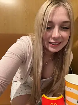 Snapshot of CherryAuroraa chatting on 02-13-25, 05:11 CherryAuroraa online show from 02-13-25, 05:11