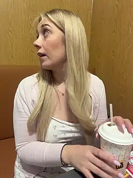 CherryAuroraa online show from 03-25-26, 09:35