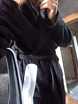 Lina lou4 online show from 10-29-25, 08:02