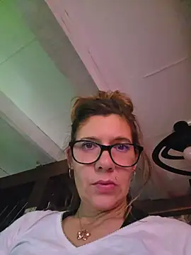 Snapshot of Lina_lou4 chatting on 07-19-26, 01:41 Lina lou4 online show from 07-19-26, 01:41