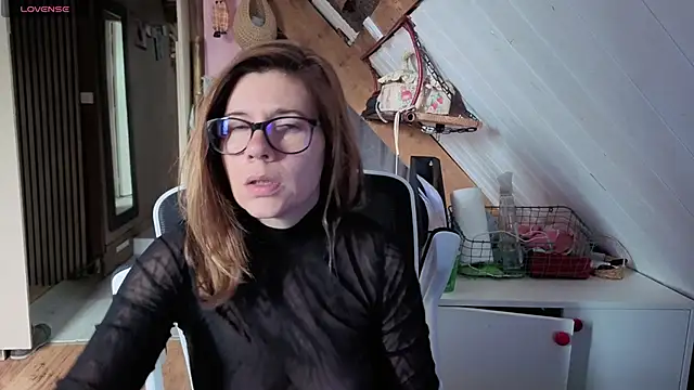 Lina lou4 online show from 05-05-26, 03:37