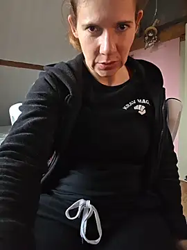 Lina lou4 online show from 02-19-26, 04:37