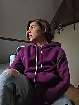 Lina lou4 online show from 12-15-25, 12:55