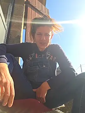 Lina lou4 online show from 03-19-26, 09:31