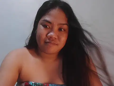Snapshot of xxsam_69xx chatting on 10-05-25, 04:42 xxsam 69xx online show from 10-05-25, 04:42