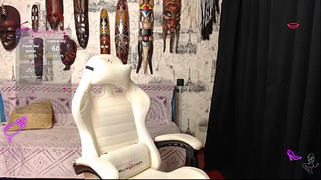 Snapshot of CrazyLaGirl chatting on 09-17-25, 08:00 CrazyLaGirl online show from 09-17-25, 08:00