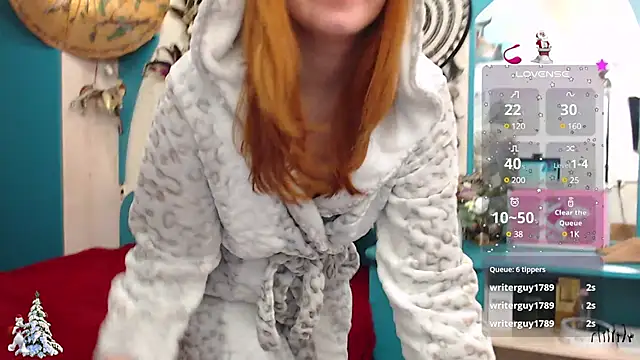 Snapshot of CrazyLaGirl chatting on 12-17-24, 10:00 CrazyLaGirl online show from 12-17-24, 10:00