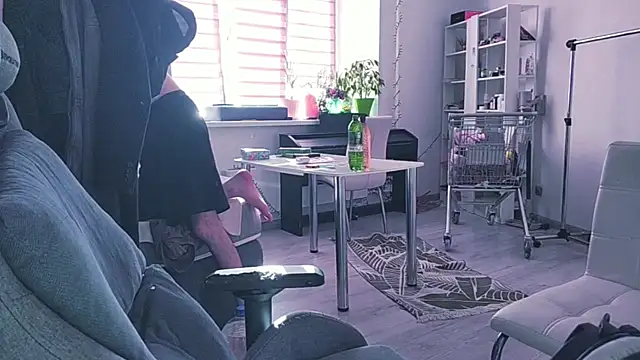 CandyChell online show from 04-14-26, 12:54