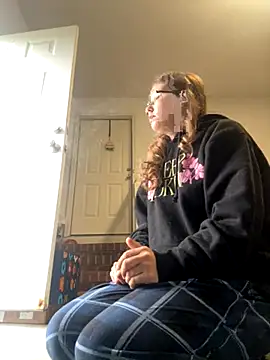 Snapshot of Dakota_02 chatting on 09-29-25, 12:55 Dakota 02 online show from 09-29-25, 12:55