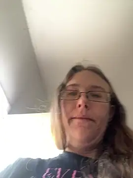 Dakota 02 online show from 04-15-26, 01:15