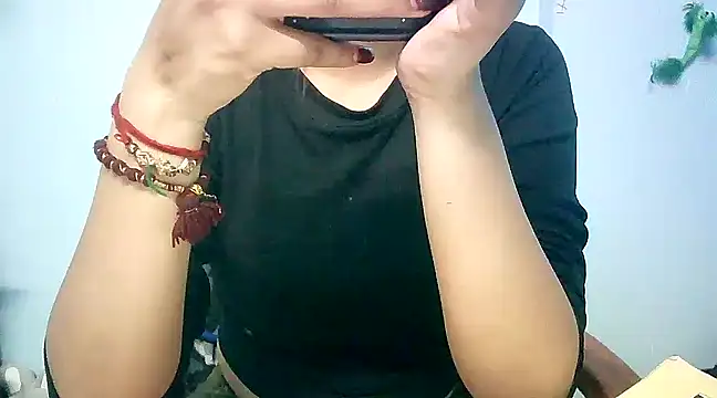 Snapshot of lovelydesi21 chatting on 03-19-25, 03:19 lovelydesi21 online show from 03-19-25, 03:19