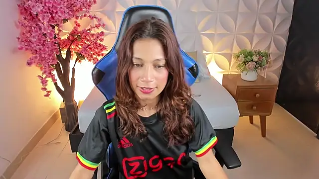 cora 22 online show from 02-10-25, 12:50
