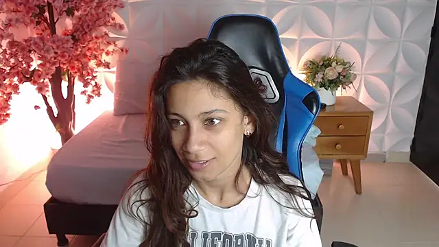 cora 22 online show from 12-22-25, 12:38