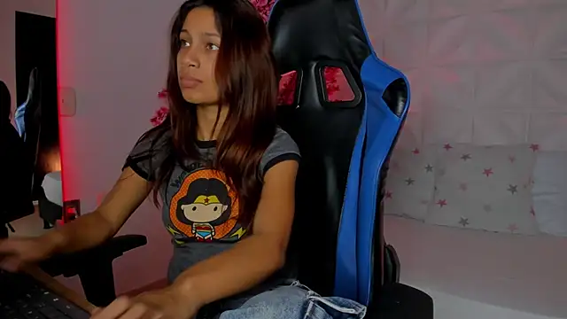 cora 22 online show from 11-04-25, 12:42