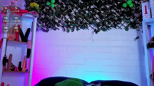 louise nails online show from 06-04-26, 04:44