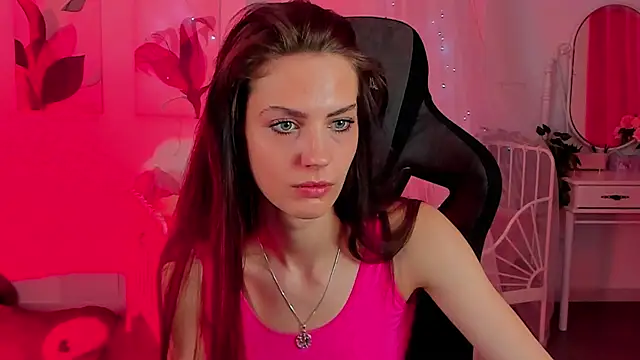 Snapshot of EmilyWilden chatting on 03-11-25, 12:28 EmilyWilden online show from 03-11-25, 12:28