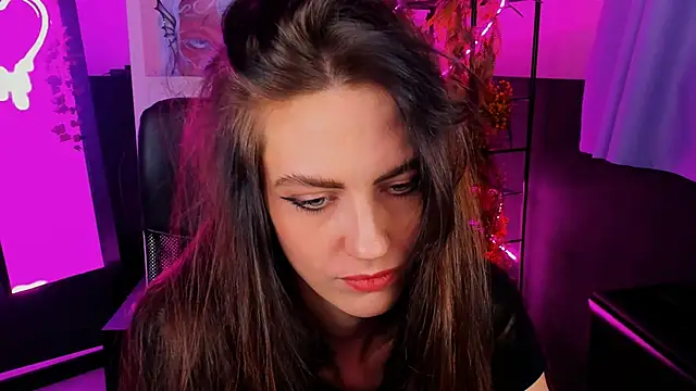 Snapshot of EmilyWilden chatting on 12-13-24, 11:34 EmilyWilden online show from 12-13-24, 11:34