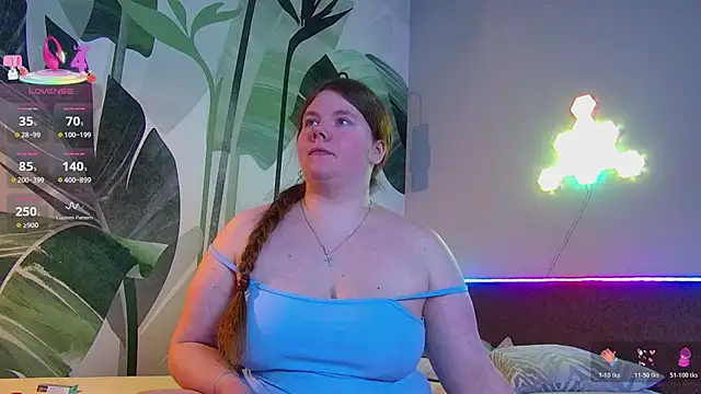 Snapshot of RubyValen chatting on 04-10-26, 01:23 RubyValen online show from 04-10-26, 01:23