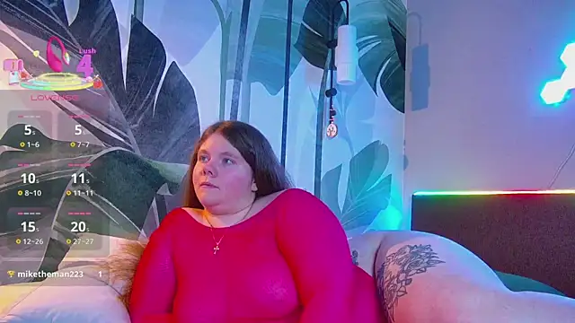 Snapshot of RubyValen chatting on 04-08-26, 01:29 RubyValen online show from 04-08-26, 01:29