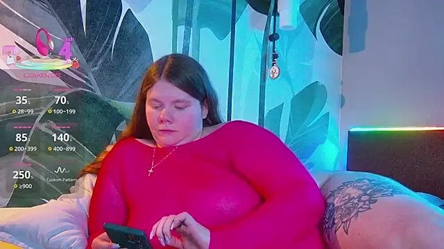 Snapshot of RubyValen chatting on 04-04-26, 01:12 RubyValen online show from 04-04-26, 01:12