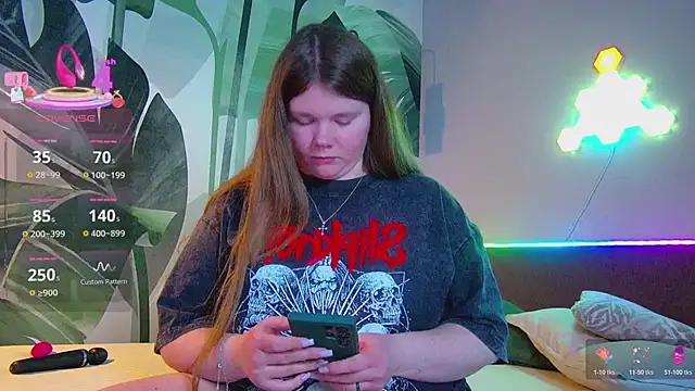 Snapshot of RubyValen chatting on 03-26-26, 01:37 RubyValen online show from 03-26-26, 01:37