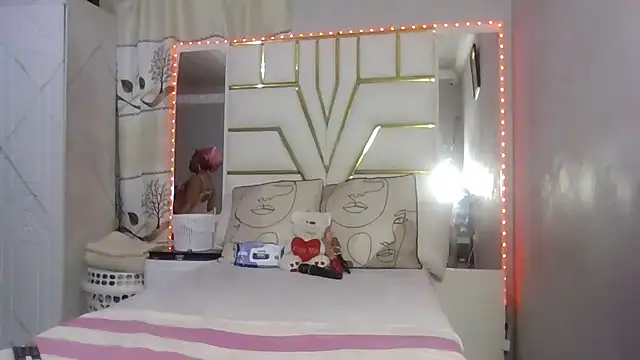 SexyyNana online show from 12-23-25, 01:38