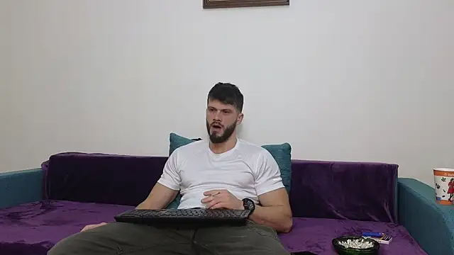 Snapshot of TheTopAlex chatting on 02-18-25, 07:43 TheTopAlex online show from 02-18-25, 07:43