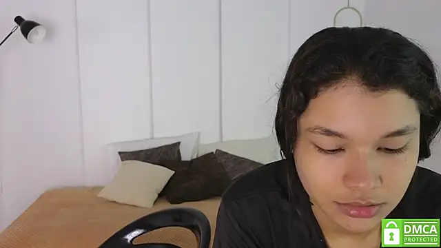 Snapshot of sexychanell_18 chatting on 10-23-25, 01:21 sexychanell 18 online show from 10-23-25, 01:21