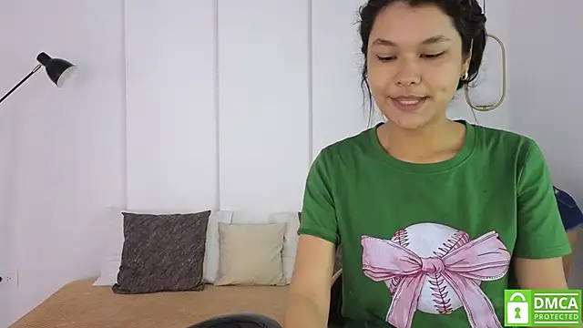 Snapshot of sexychanell_18 chatting on 10-17-25, 01:13 sexychanell 18 online show from 10-17-25, 01:13